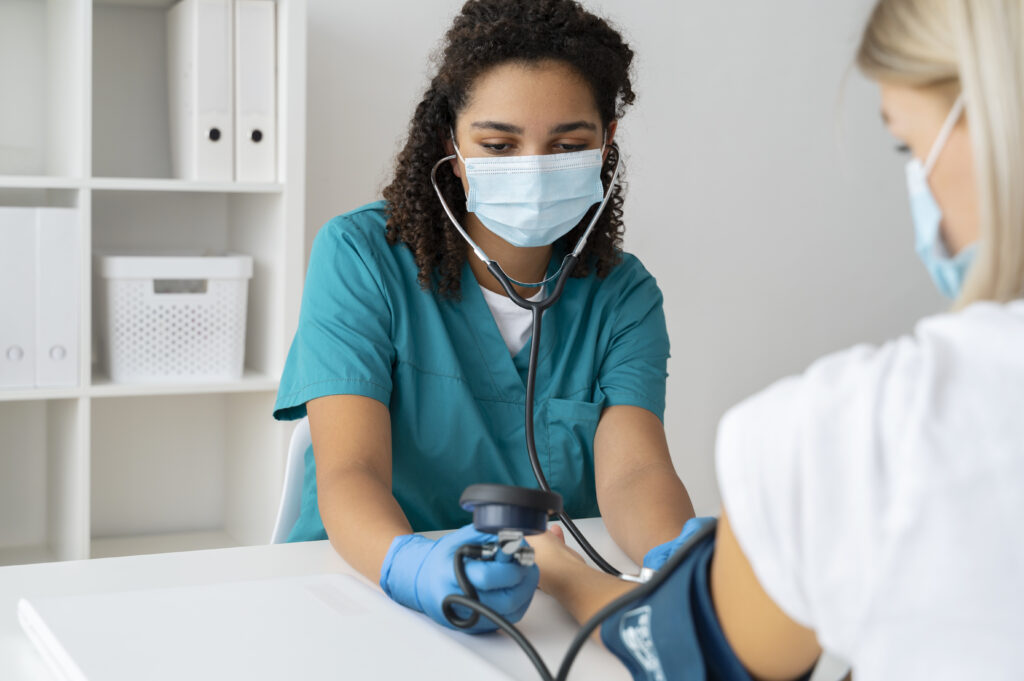 SOS MEDECINS CASABLANCA Médecin à domicile Maroc Docteur à domicile Urgence à domicile 24h/24, Notre personnel est en route vers le lieu d’intervention